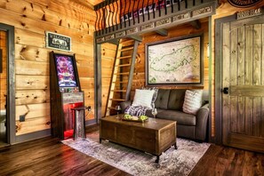 Interior - Creekside Cottage! Hot Tub, Fire Pit, Pet Friendly (Pigeon Forge)