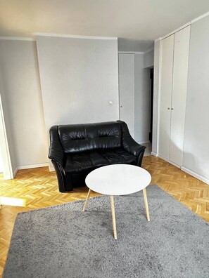 Departamento, 2 habitaciones, patio | Área de sala de estar