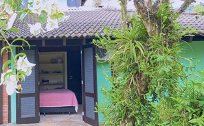 Dubbelrum - utsikt mot trädgården