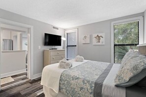 Room - Vitamin Sea—where relaxation, convenience, and coastal charm come together. (Hilton Head Island)