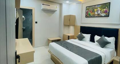 HOTEL HILLS