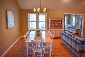 Dining - Lovely 3 bedroom home, just a 2 minute walk to Long Pond. (Harwich)