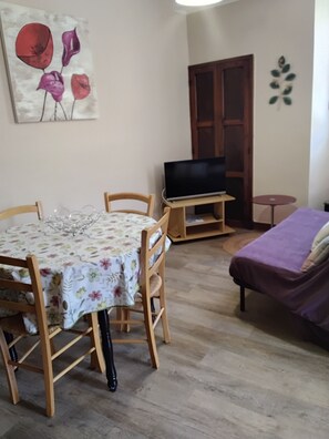 Interior - Charming apartment on the banks of the Gave Ossau, quiet corner(4 pers) (Laruns)