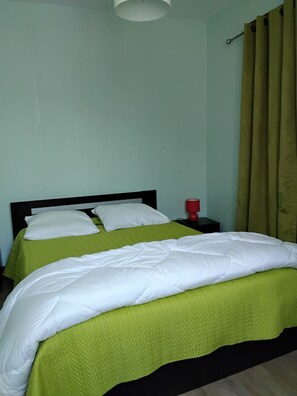 2 bedrooms, iron/ironing board - Charming apartment on the banks of the Gave Ossau, quiet corner(4 pers) (Laruns)