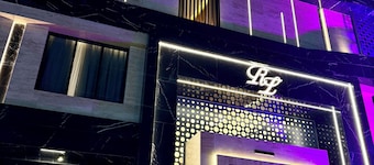 RICH LOBBY HOTEL HAIL