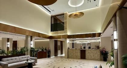 RICH LOBBY HOTEL HAIL