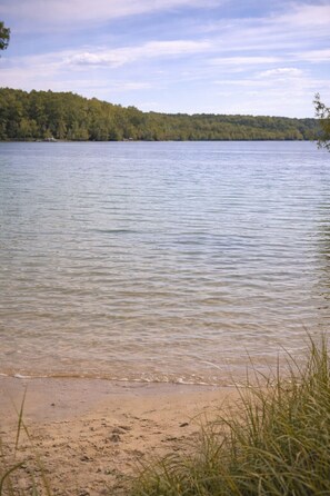 Unclassified image, 3 of 6, button - Perfect outdoor setting for camping, events, and waterfront enjoyment. (Marlbank)
