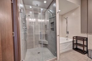 Shower - Spacious Townhome with Extensive Outdoor Living Space with Firepit, Community Pool and a Short Drive to Fenwick and N Ocean City Beaches. (Selbyville)