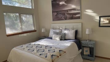 2 bedrooms, desk, free WiFi, bed sheets
