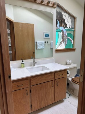 Hair dryer, towels - Sunlit Coastal Retreat • 1 Block to Beach + Town (Manzanita)