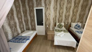家庭四人房 | 手提電腦工作空間、熨斗/熨衫板、免費 Wi-Fi