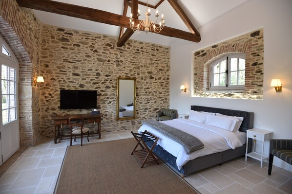Room - Pavillon de Chasse, a 19th-century luxurious huntsman’s lodge, sleeps 11 adults (Pamplie)