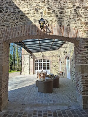 Outdoor dining - Pavillon de Chasse, a 19th-century luxurious huntsman’s lodge, sleeps 11 adults (Pamplie)