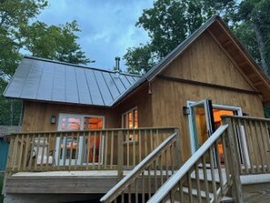 Exterior detail - Serene 2-bedroom cottage with detached bunk house for relaxing stays. (Alton)
