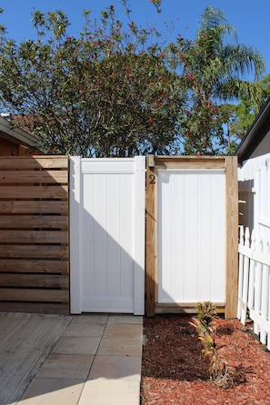 Property grounds - The Yellow House Getaway# 2 (Tampa)