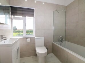 Bathroom - Holiday Now Express (London)