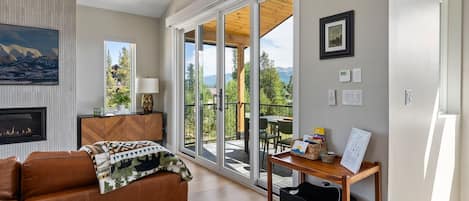 House, 3 Bedrooms | Living area