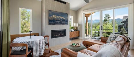 House, 3 Bedrooms | Living area | Smart TV