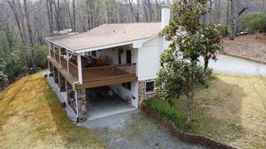 Exterior - Cozy and Private Mountain Escape • 1 Mile to Trails • Fire Pit + Views • Hot Tub (Mills River)