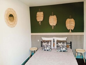 Room - Vrbo Property (Lorient)