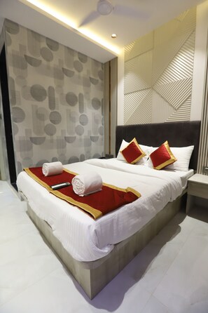 Deluxe Room | Laptop workspace, free WiFi