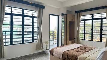 Deluxe Double Room, Balcony, Mountain View | Iron/ironing board, free WiFi