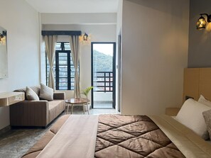 Superior Room, Balcony, Mountain View - The Notting Hills Inn (Shillong)