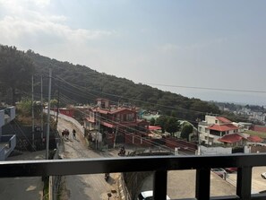 Property grounds - The Notting Hills Inn (Shillong)