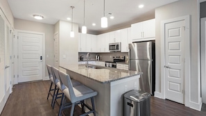 Standard Studio (0 Bedroom) | Private kitchen - Landing Stunning Studio in Downtown New Haven (New Haven)