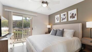 Apartment (2 Bedrooms) | 1 bedroom, iron/ironing board, individually decorated