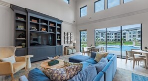 Exterior - Landing Chic 1bd, Clubhouse (Melissa)