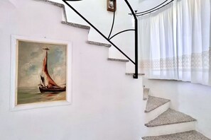Interni