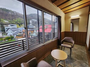 Superior Double or Twin Room, Non Smoking, Mountain View | Premium bedding, down comforters, free WiFi, bed sheets - Snow Monkey Lodge - Hostel  (Yamanouchi)