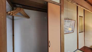 Single Room, Non Smoking | Premium bedding, down comforters, free WiFi, bed sheets