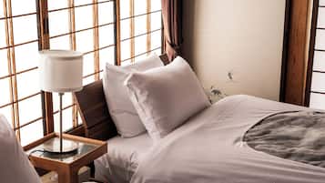 Ropa de cama de alta calidad, edredones de plumas, wifi gratis
