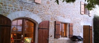 Charentais country house surrounded by vineyards with heated swimming pool