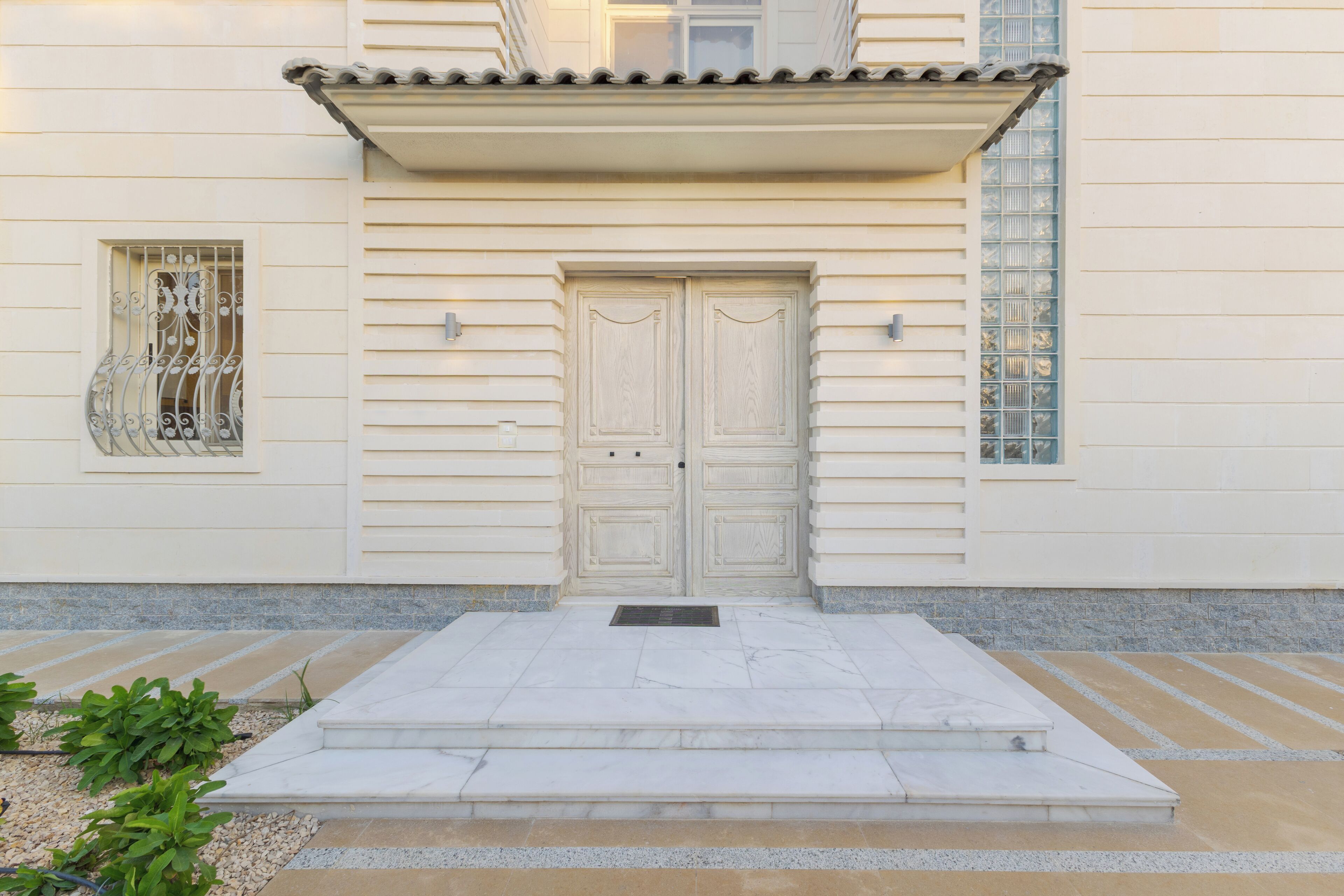 تفاصيل الفندق من الخارج