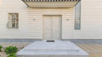 تفاصيل الفندق من الخارج