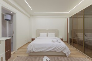 Luxury Villa, 6 Bedrooms, Private Pool, Garden View - ELITE Premium 6BR Mansion at Royal City (Sheikh Zayed City)