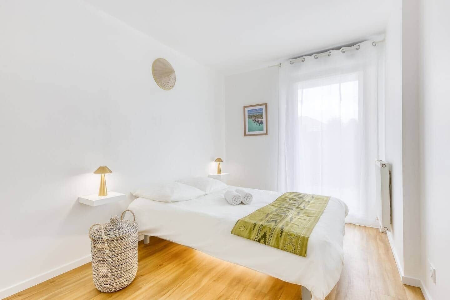 2 chambres, fer et planche à repasser, Wi-Fi, draps fournis