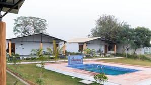 Kolam renang terbuka 