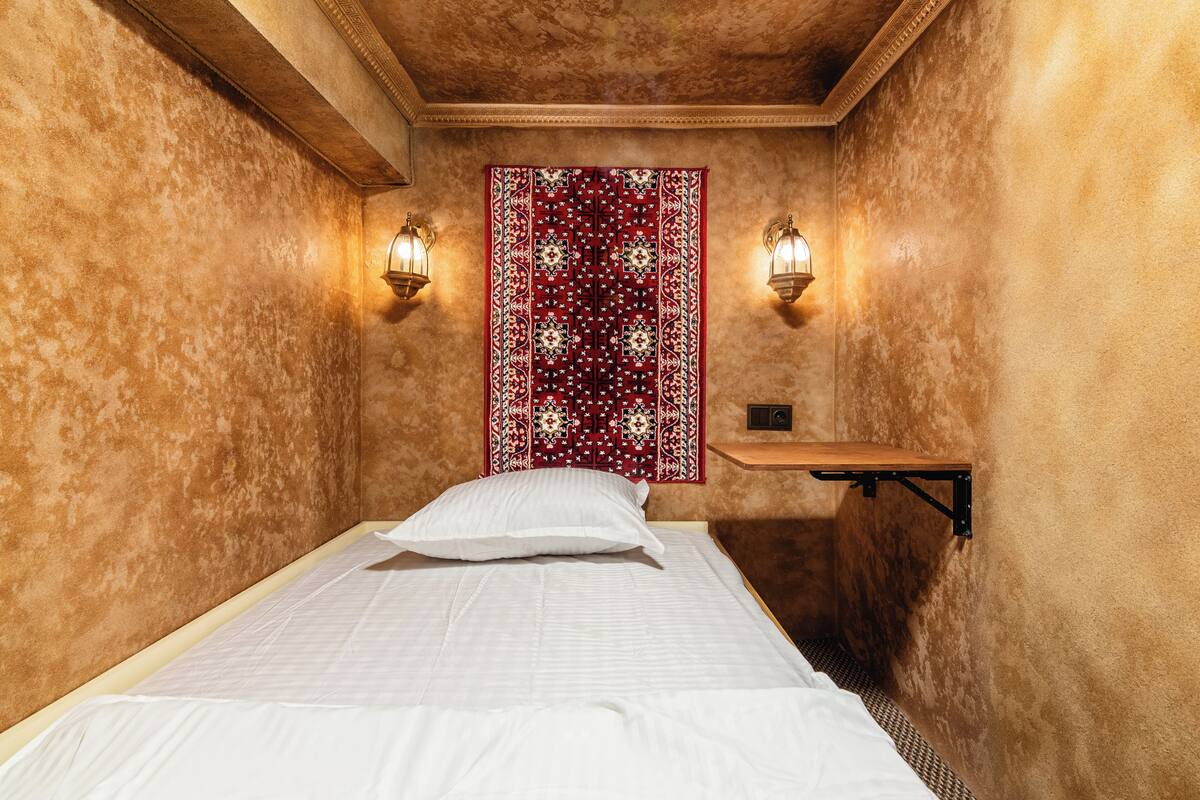 Comfort Single Room | Desk, laptop workspace, free WiFi