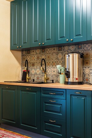 Classic Single Room, 1 Large Twin Bed, Non Smoking, Housekeeping | Shared kitchen - Alladin capsule hotel (Almaty)