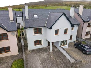 Exterior - No. 32 – Heart of Dingle (Dingle)