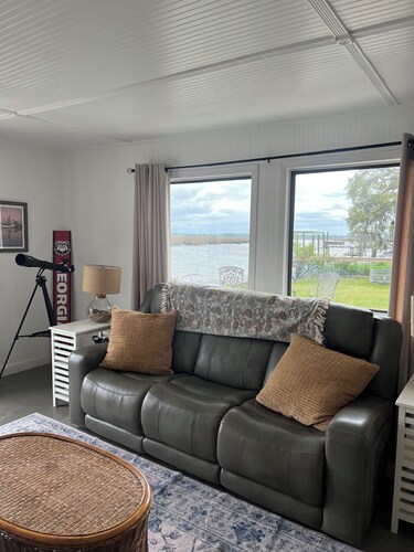 3-bedroom waterfront cottage with deep water dock house and 60 ft. floating dock