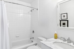 Shower, hair dryer, towels, soap - Classic 4-bedroom Home in East Hampton, Minutes from Town (East Hampton)