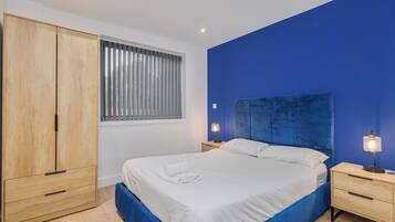 WiFi, bed sheets