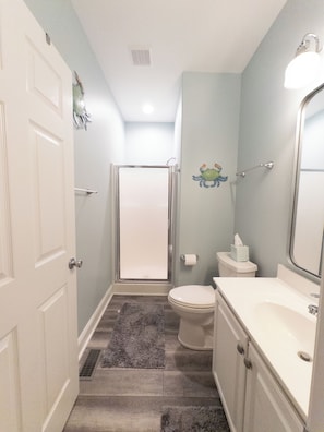 Bathroom - Cozy 3 Bedroom Condo - Steps from Beach - Pools and Hot Tub (Salter Path)