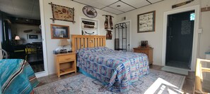 Room - Algonac Corner Cottage – Walk to River, Boat Launch & Downtown (Algonac)