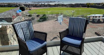 Luxury Seaside 3-bed BUNGALOW LITERALLY on GALWAY BAY. Perfect RYDER Cup Base.